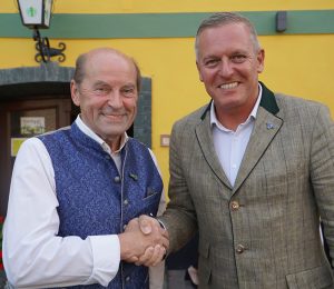 Am Foto sind Erich Hafner und Mario Kunasek zu sehen.