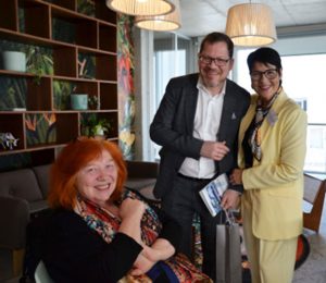 Am Foto sind Dr. Annemarie Schratter-Sehn, Prof. Dr. Rupert Batsch und Obfrau Mona Elzayat zu sehen.